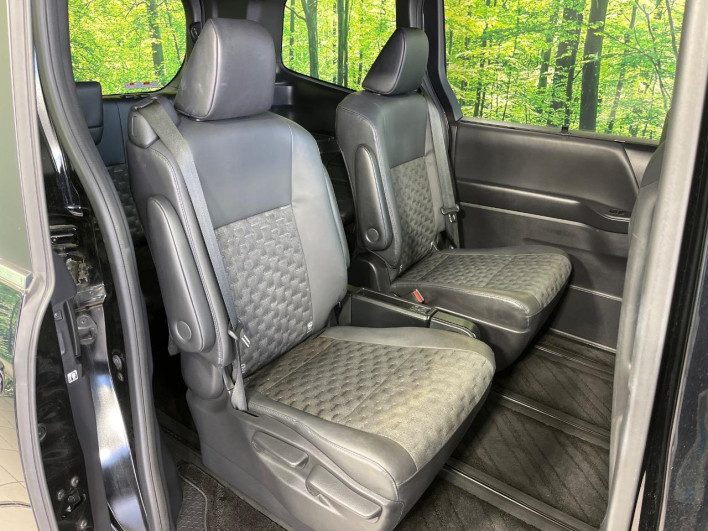 2022 Toyota Voxy 6BA-MZRA90W (UW-69ef58bf46052)[10]