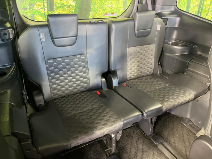 2022 Toyota Voxy 6BA-MZRA90W (UW-69ef58bf46052)[11]