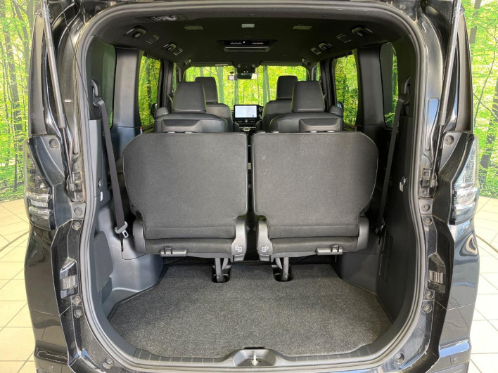 2022 Toyota Voxy 6BA-MZRA90W (UW-69ef58bf46052)[27]