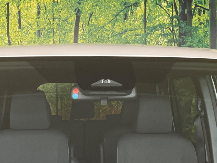 2023 Toyota Voxy 6BA-MZRA90W (UW-69ef58c00826f)[14]