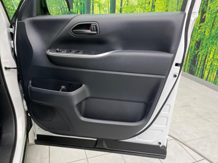 2023 Toyota Voxy 6BA-MZRA90W (UW-69ef58c00826f)[12]