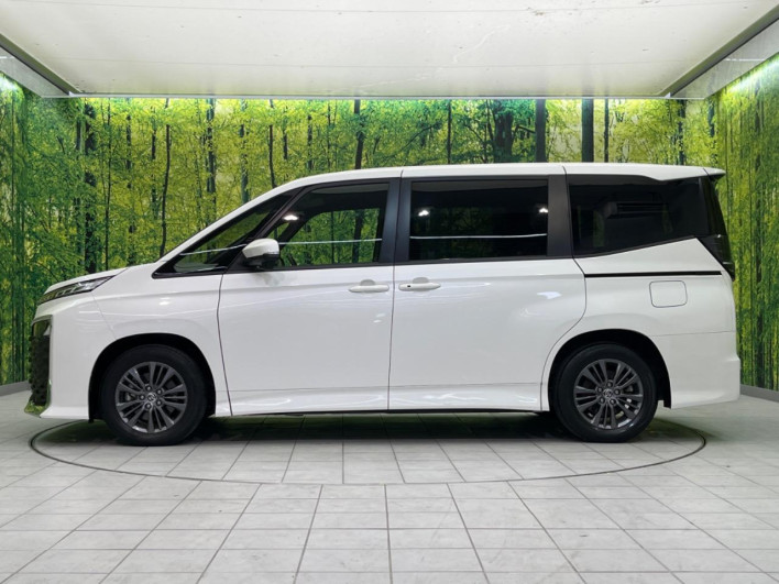 2023 Toyota Voxy 6BA-MZRA90W (UW-69ef58c00826f)[24]
