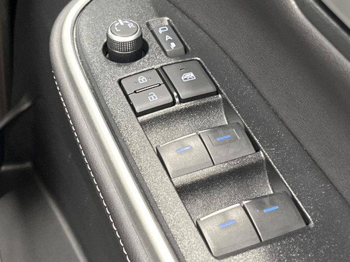 2023 Toyota Noah 6BA-MZRA90W (UW-69ef58c070dc4)[25]