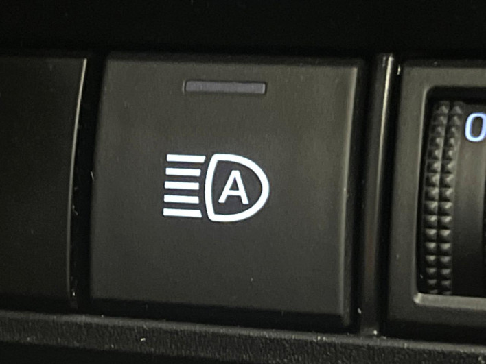 2023 Toyota Noah 6BA-MZRA90W (UW-69ef58c070dc4)[23]