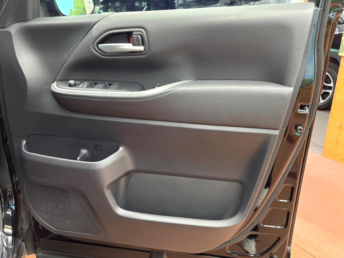 2023 Toyota Voxy 6BA-MZRA90W (UW-69ef58c153018)[20]