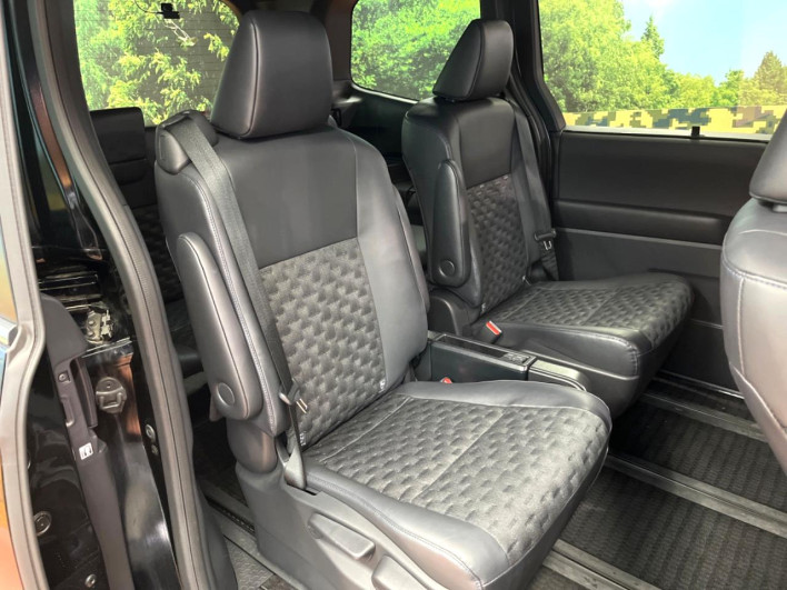 2023 Toyota Voxy 6BA-MZRA90W (UW-69ef58c153018)[8]