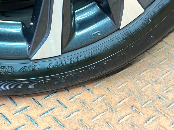 2023 Toyota Voxy 6BA-MZRA90W (UW-69ef58c153018)[19]