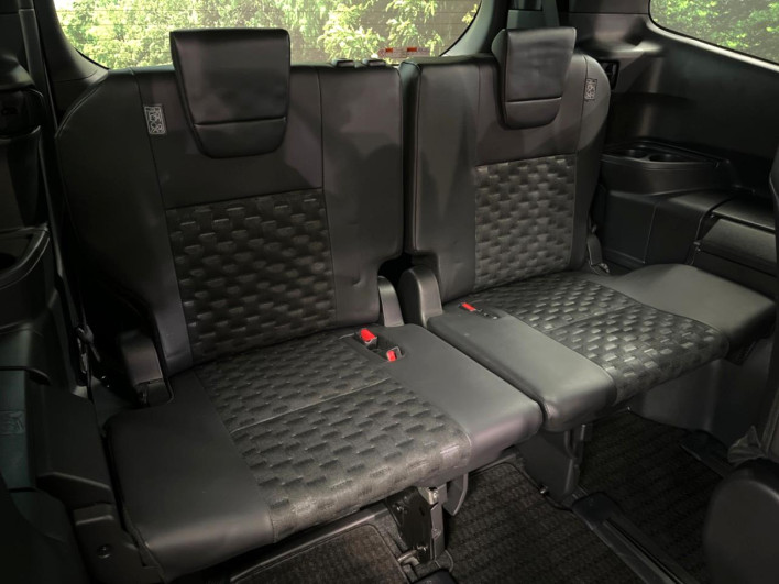 2023 Toyota Voxy 6BA-MZRA90W (UW-69ef58c153018)[9]