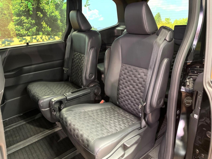 2023 Toyota Voxy 6BA-MZRA90W (UW-69ef58c153018)[10]