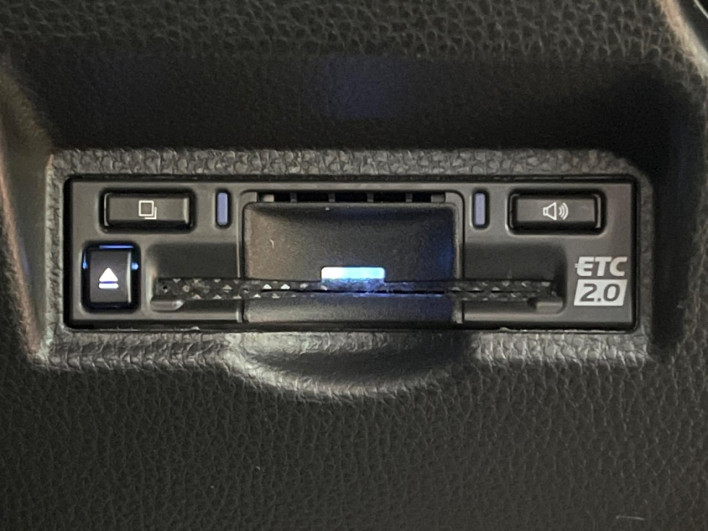 2023 Toyota Voxy 6BA-MZRA90W (UW-69ef58c153018)[25]