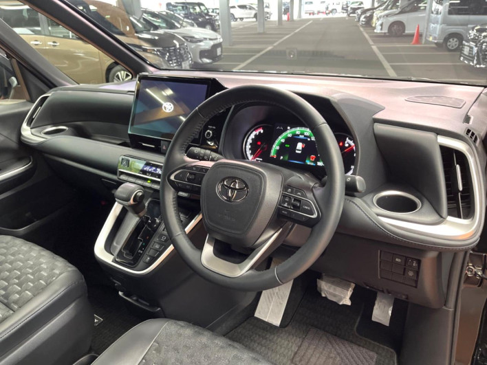 2023 Toyota Voxy 6BA-MZRA90W (UW-69ef58c153018)[5]