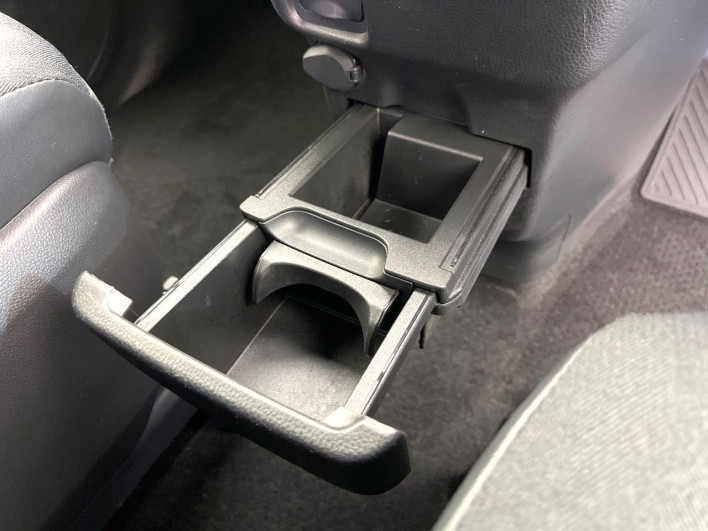 2023 Toyota Voxy 6BA-MZRA90W (UW-69ef58c1825d7)[13]