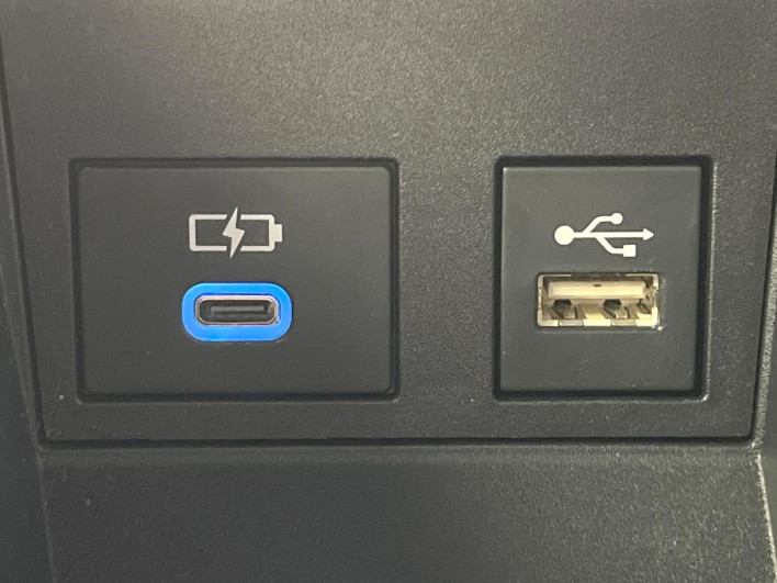 2023 Toyota Voxy 6BA-MZRA90W (UW-69ef58c1825d7)[25]