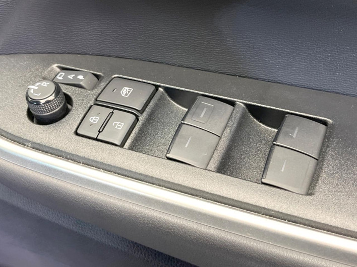 2023 Toyota Voxy 6BA-MZRA90W (UW-69ef58c1825d7)[11]