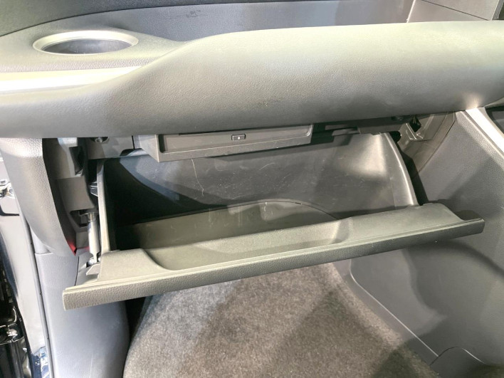 2023 Toyota Voxy 6BA-MZRA90W (UW-69ef58c1825d7)[4]