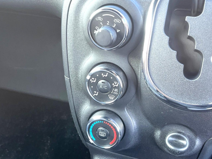 2015 Toyota Spade DBA-NCP145 (UW-69ef58c23b530)[11]