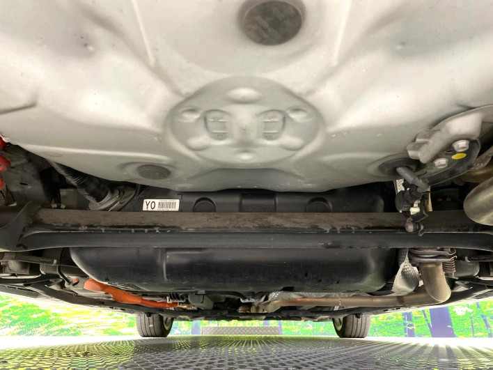 2015 Toyota Aqua DAA-NHP10 (UW-69ef58c5e2e31)[9]