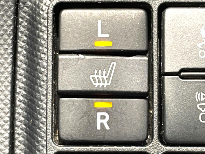 2015 Toyota Aqua DAA-NHP10 (UW-69ef58c5e2e31)[27]