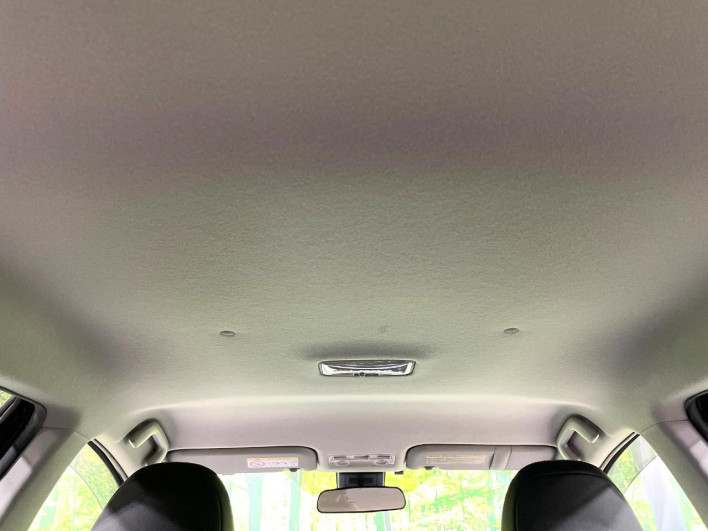 2015 Toyota Aqua DAA-NHP10 (UW-69ef58c5e2e31)[14]