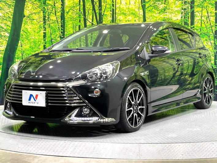 2015 Toyota Aqua DAA-NHP10 (UW-69ef58c5e2e31)[4]