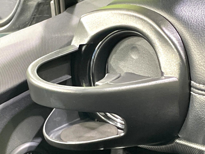 2015 Toyota Aqua DAA-NHP10 (UW-69ef58c5e2e31)[20]