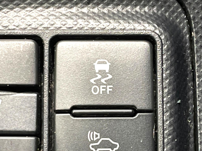 2015 Toyota Aqua DAA-NHP10 (UW-69ef58c5e2e31)[28]