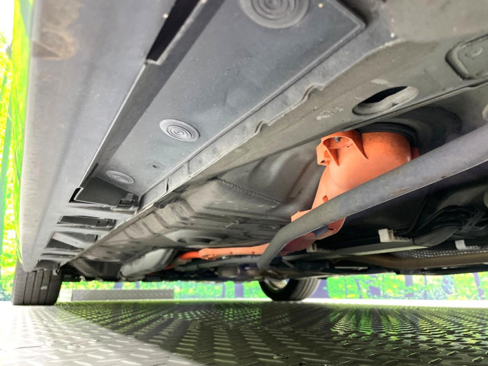 2015 Toyota Aqua DAA-NHP10 (UW-69ef58c5e2e31)[12]