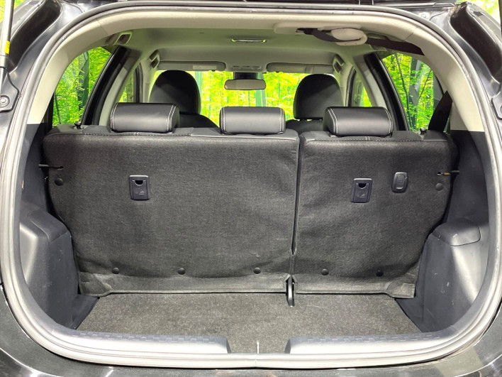 2015 Toyota Aqua DAA-NHP10 (UW-69ef58c5e2e31)[13]