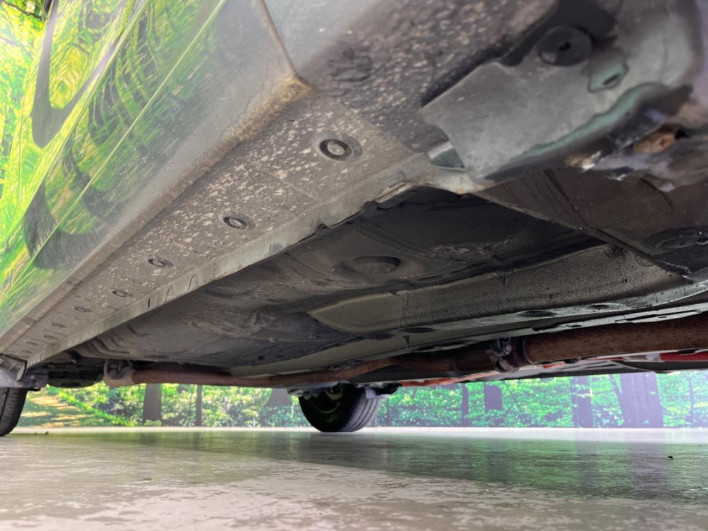 2016 Toyota Aqua DAA-NHP10 (UW-69ef58c65872a)[27]