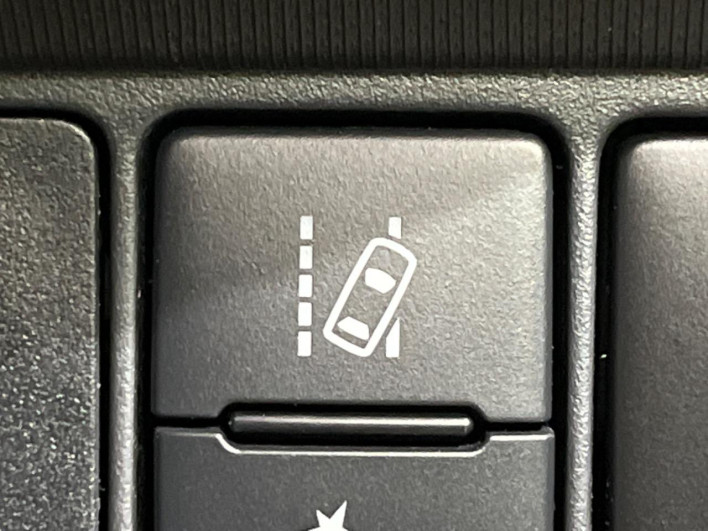 2016 Toyota Aqua DAA-NHP10 (UW-69ef58c65872a)[18]