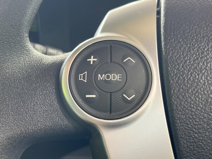 2016 Toyota Aqua DAA-NHP10 (UW-69ef58c65872a)[5]