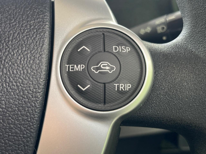 2016 Toyota Aqua DAA-NHP10 (UW-69ef58c65872a)[6]