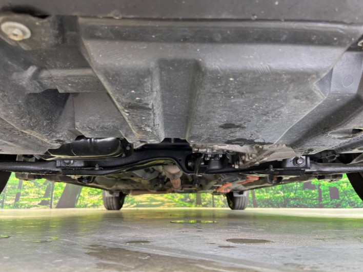 2016 Toyota Aqua DAA-NHP10 (UW-69ef58c65872a)[26]