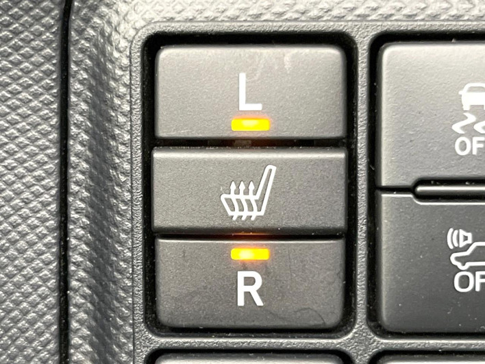 2019 Toyota Aqua DAA-NHP10 (UW-69ef58c66421c)[29]