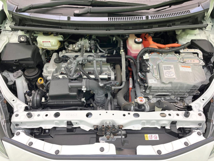 2019 Toyota Aqua DAA-NHP10 (UW-69ef58c66421c)[4]