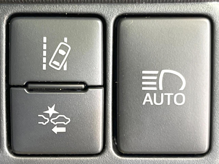 2019 Toyota Aqua DAA-NHP10 (UW-69ef58c66421c)[18]