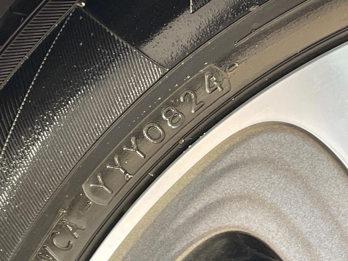 2019 Toyota Aqua DAA-NHP10 (UW-69ef58c754ca6)[10]