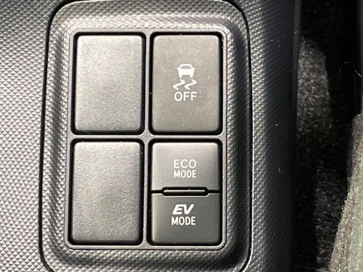 2019 Toyota Aqua DAA-NHP10 (UW-69ef58c754ca6)[21]