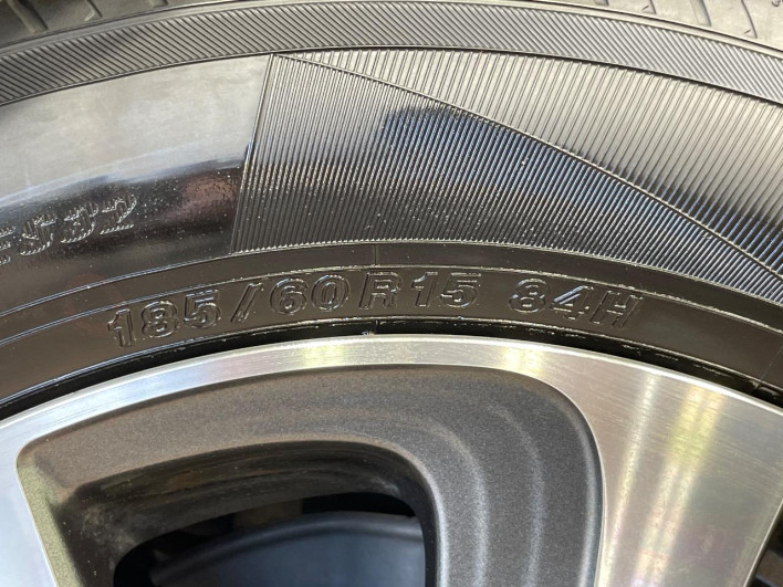 2019 Toyota Aqua DAA-NHP10 (UW-69ef58c754ca6)[9]