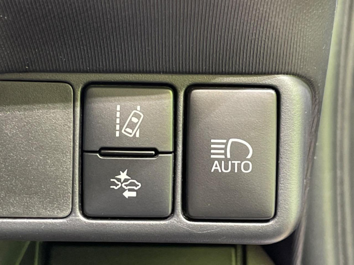 2019 Toyota Aqua DAA-NHP10 (UW-69ef58c754ca6)[15]