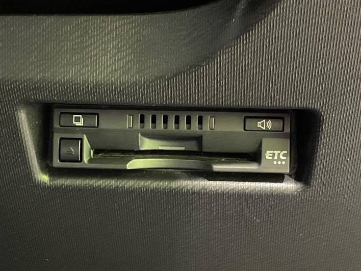 2019 Toyota Aqua DAA-NHP10 (UW-69ef58c754ca6)[17]