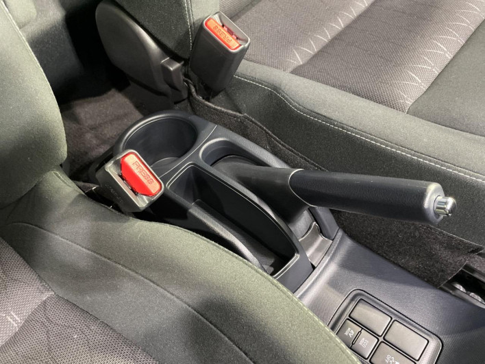 2019 Toyota Aqua DAA-NHP10 (UW-69ef58c754ca6)[22]