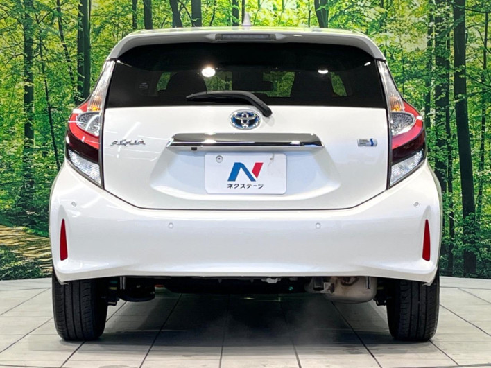 2021 Toyota Aqua 6AA-NHP10 (UW-69ef58c87596d)[15]