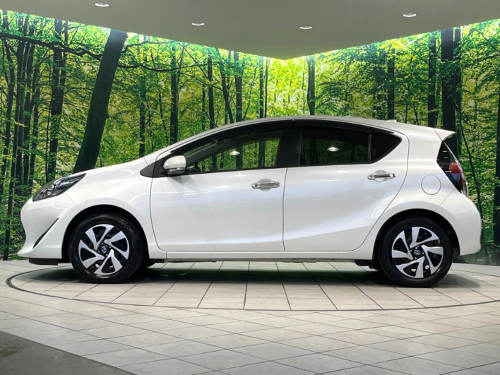 2021 Toyota Aqua 6AA-NHP10 (UW-69ef58c87596d)[17]