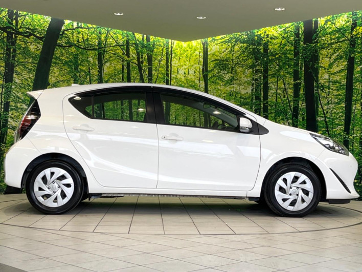 2021 Toyota Aqua 6AA-NHP10 (UW-69ef58c875b8e)[14]