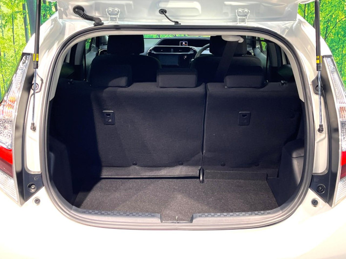 2021 Toyota Aqua 6AA-NHP10 (UW-69ef58c9f1746)[17]