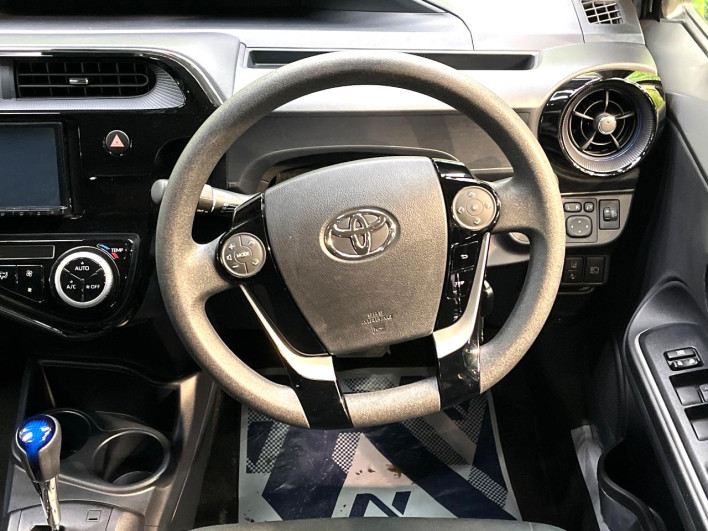 2021 Toyota Aqua 6AA-NHP10 (UW-69ef58c9f1746)[16]