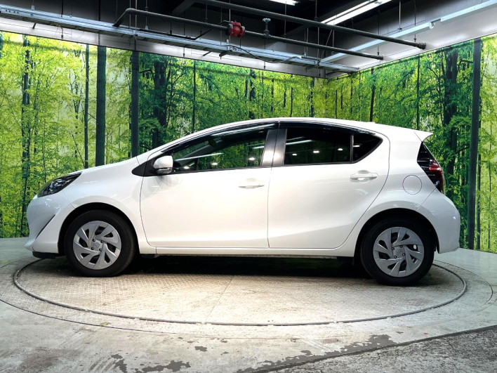 2021 Toyota Aqua 6AA-NHP10 (UW-69ef58c9f1746)[7]