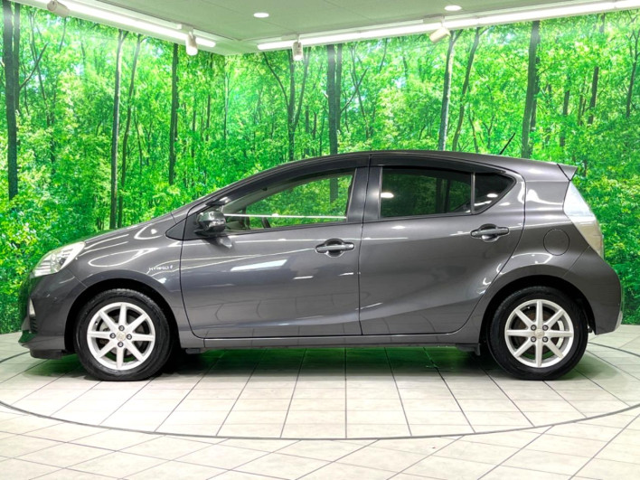 2013 Toyota Aqua DAA-NHP10 (UW-69ef58ca4cfff)[6]