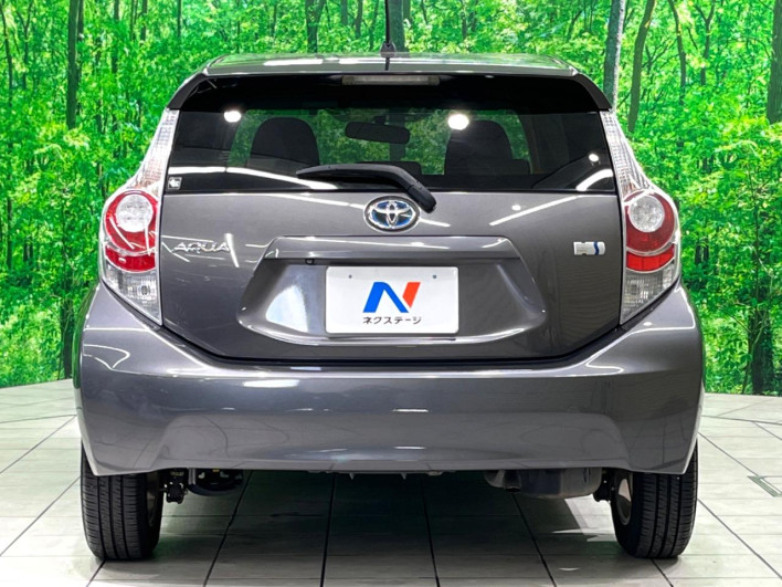 2013 Toyota Aqua DAA-NHP10 (UW-69ef58ca4cfff)[8]